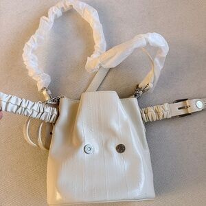 Cream Women’s Leather Bucket Bag - Stylish Everyday Tote